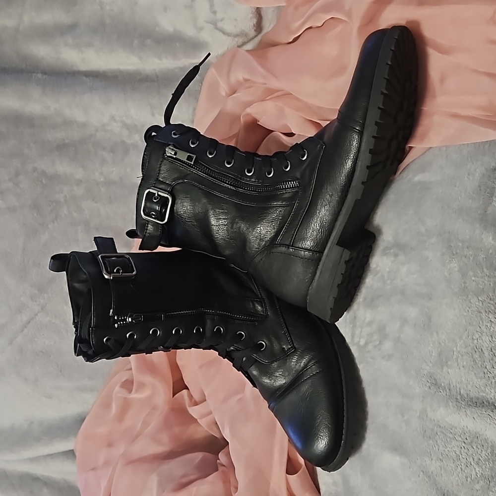Women's 8.5 Faux Leather Boots Combat Biker